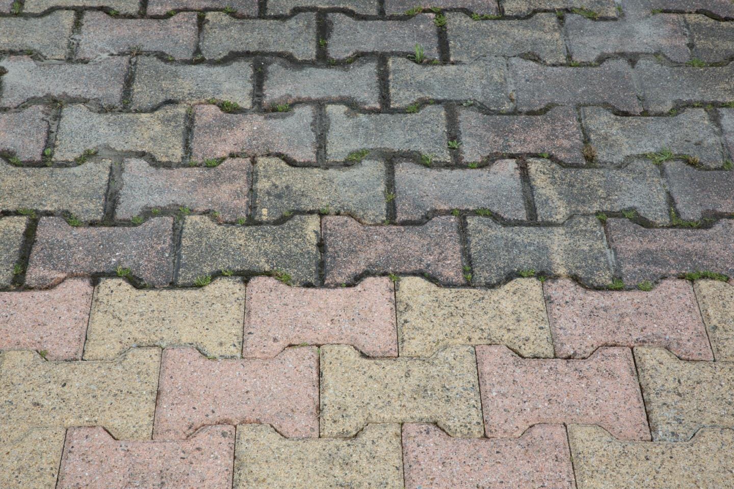 AdobeStock_210133705 Oprit schoonmaken